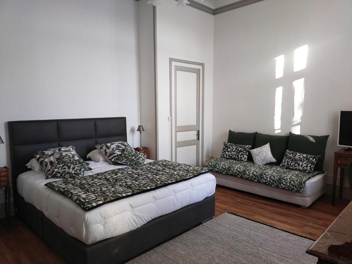 Chateau Begot Lansac  Bagian luar foto
